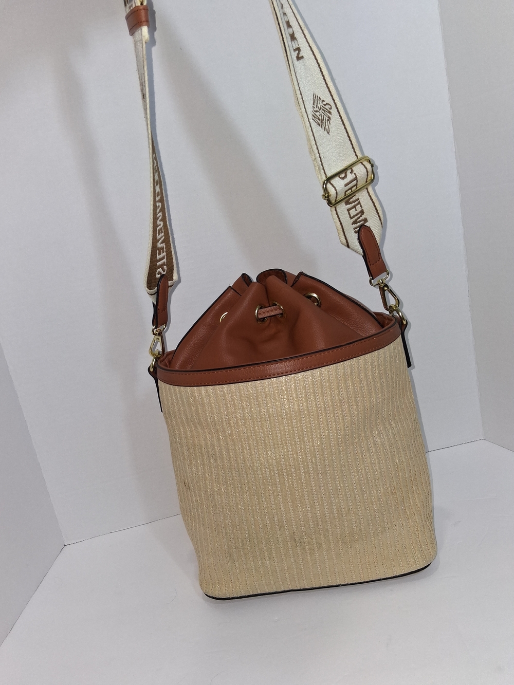 Steve Madden Bmayor Tan & Beige Hobo Bucket Crossbody - Picture 6 of 10